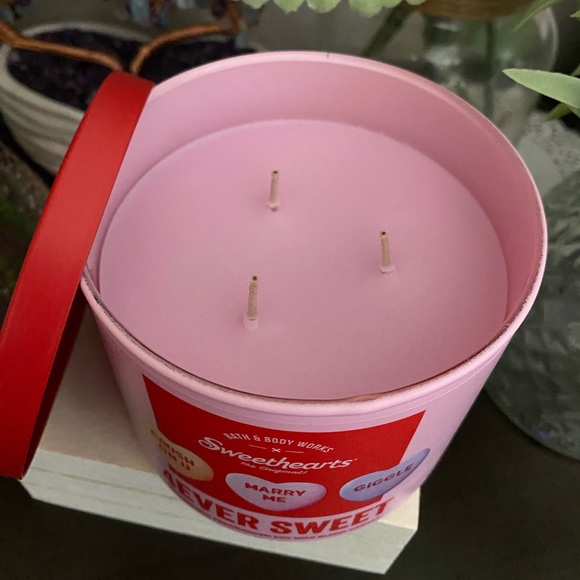 🆕🍭 BATH & BODY WORKS LIMITED EDITION “4EVER SWEET” 3-WICK CANDLE. BRAND NEW! - Picture 3 of 4